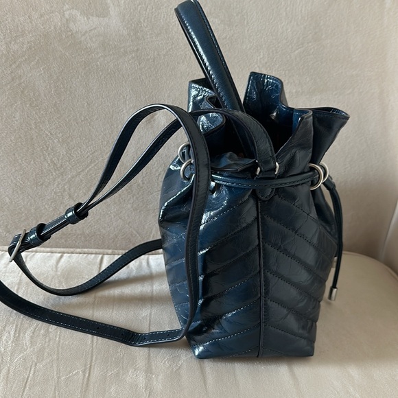 Tory Burch Drawstring Bucket Bag Blue Leather - Picture 4 of 14